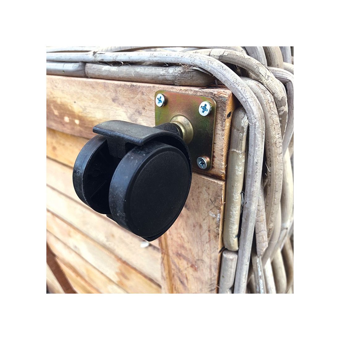 Vierkante Rotan Mand op Wielen