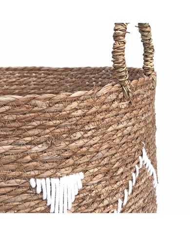 Close up of the raffia handles on the embroidered seagrass laundry basket. Close up of the raffia handles on the embroidered seagrass laundry basket.