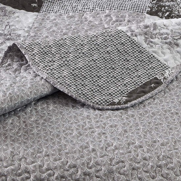 Toile de Jouy Grey Quilt