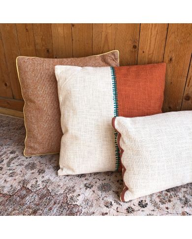 Beige Cushion with Scalloped Edges - style and comfort!