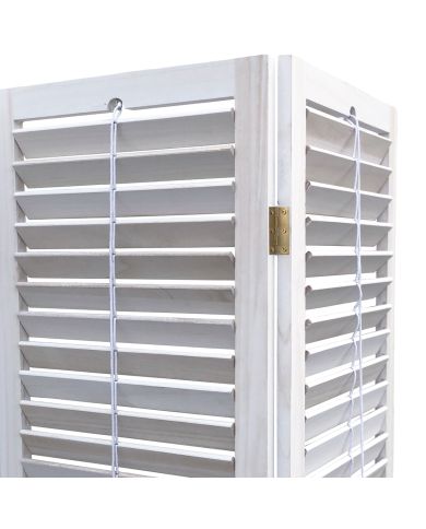 Close-up van de openings- en sluitingskoord aan de achterkant van de whitewash kamerschermen hout. Close-up van de openings- en sluitingskoord aan de achterkant van de whitewash kamerschermen hout.