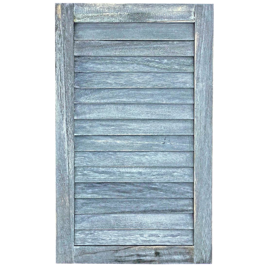 Verweerde shutter hout met horizontale louvres en een greywash afwerking.
