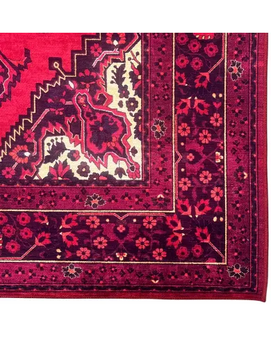 Persian Rug Marand - intricate patterns and rich colour