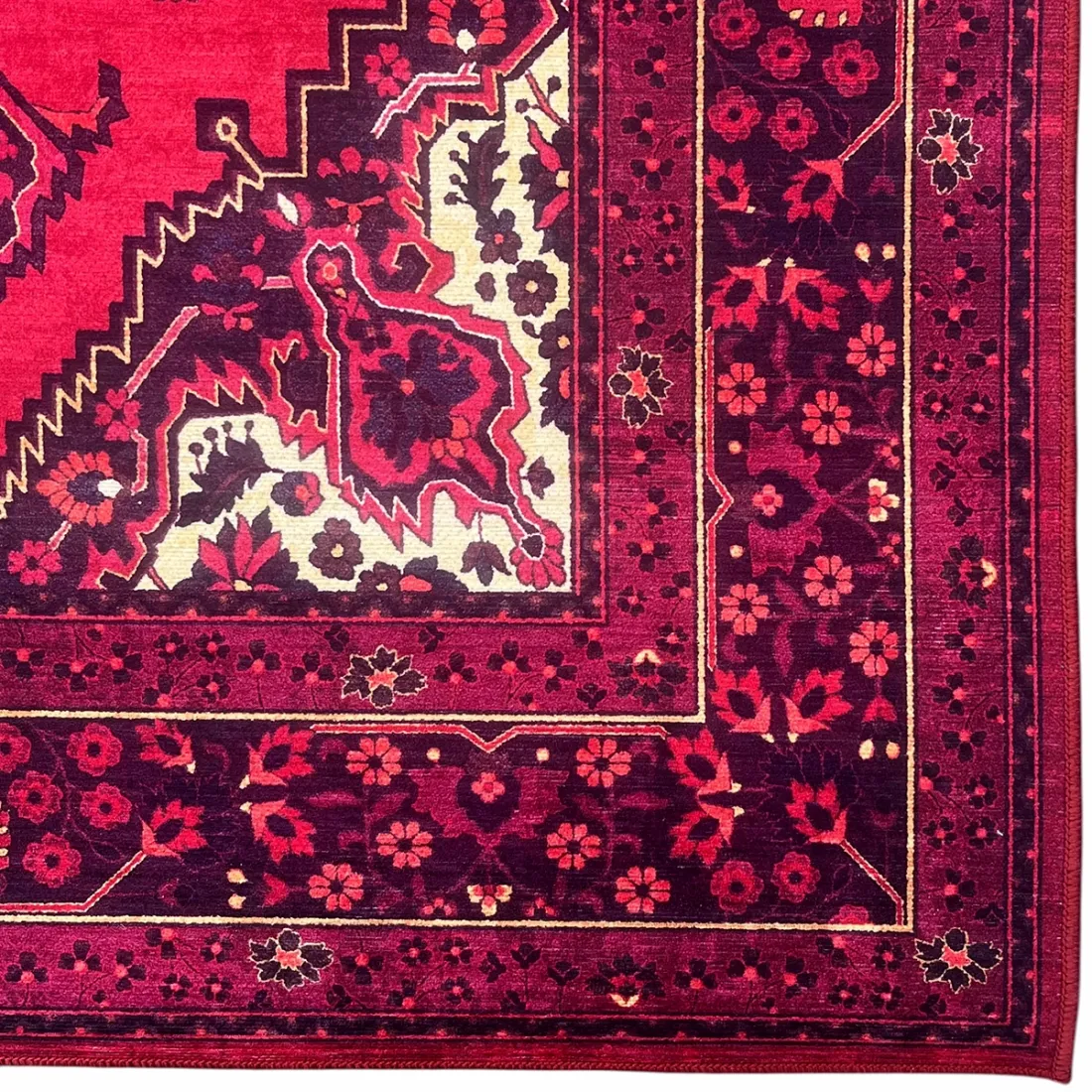 Persian Rug Marand - intricate patterns and rich colour