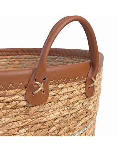 Laundry basket with handles - style and practicality