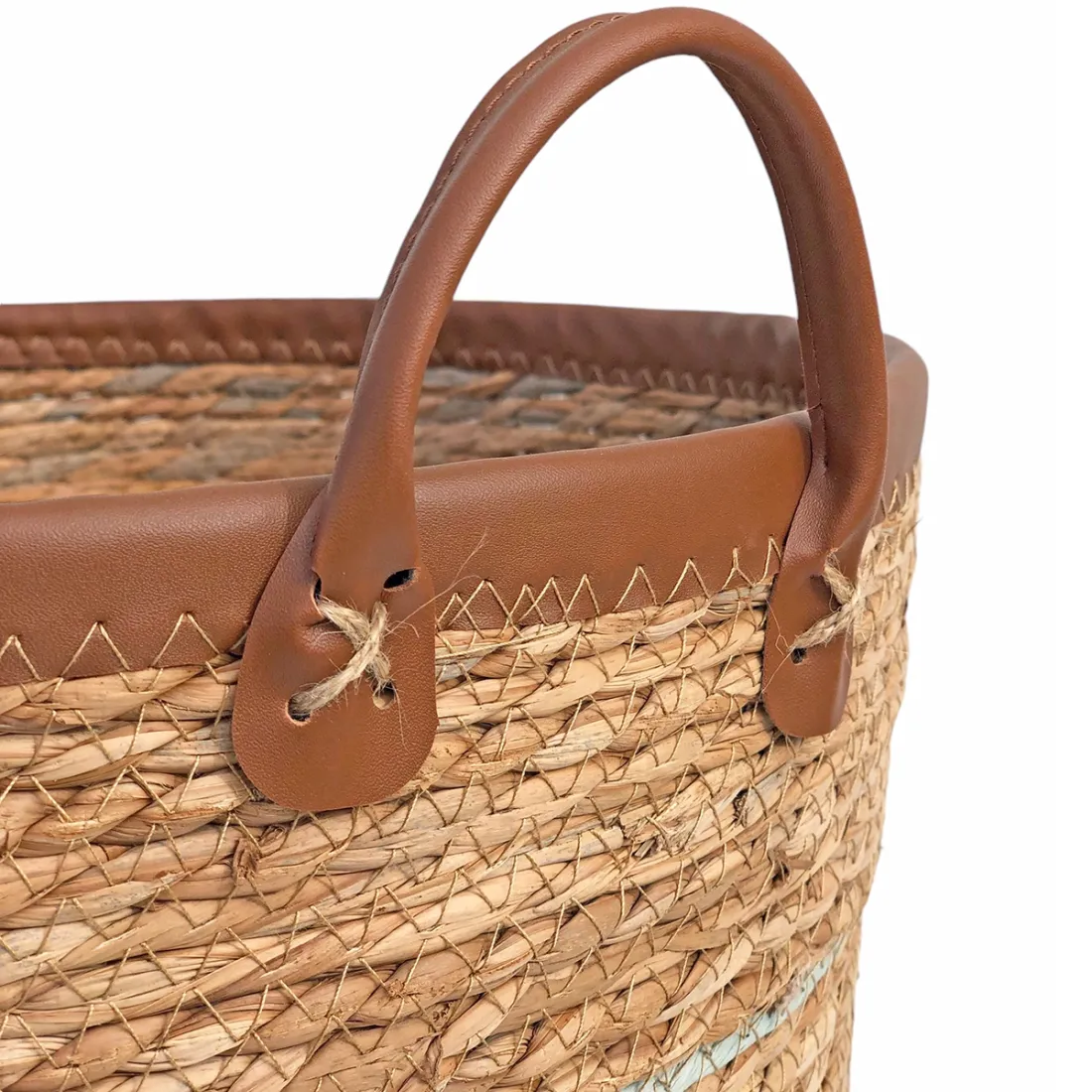 Laundry basket with handles - style and practicality