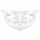 Sierlijke witte decoratieve meubel ornamenten met gedetailleerde bloem- en rolmotieven.