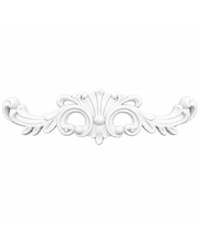 Decoratief witte ornamenten met elegante wervelingen en een centraal schelpmotief.