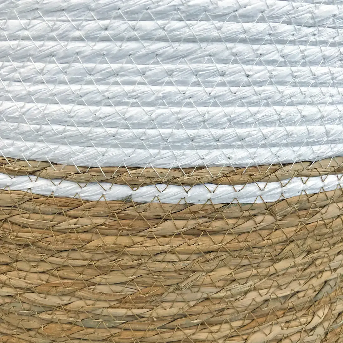 Laundry Basket with Lid - for a Tidy Feeling