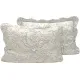 Beige kussensloop met het klassieke Floral Toile voor- en achterpatroon.