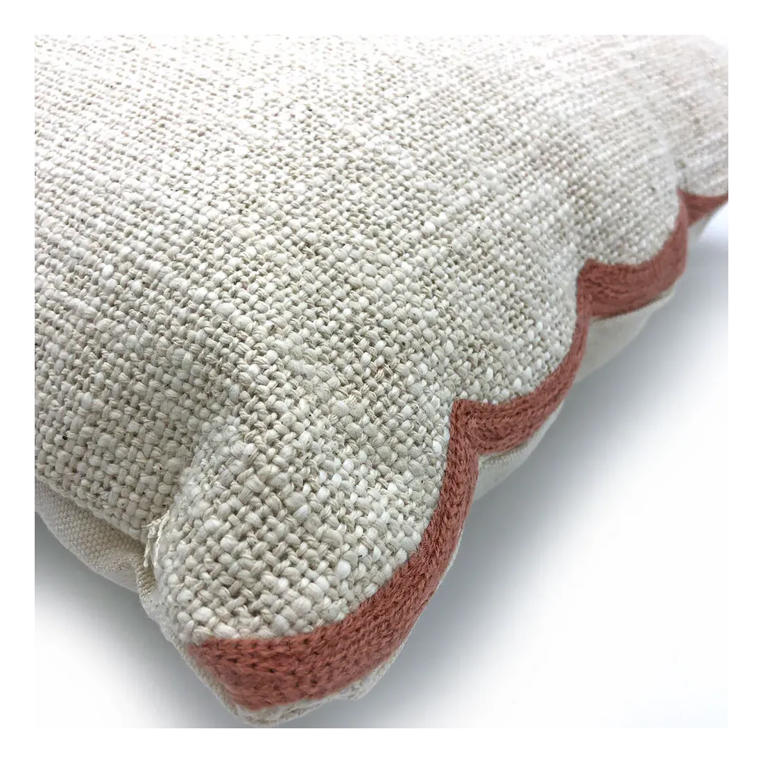 Beige Sierkussen met Schulprand - voeg stijl en comfort toe