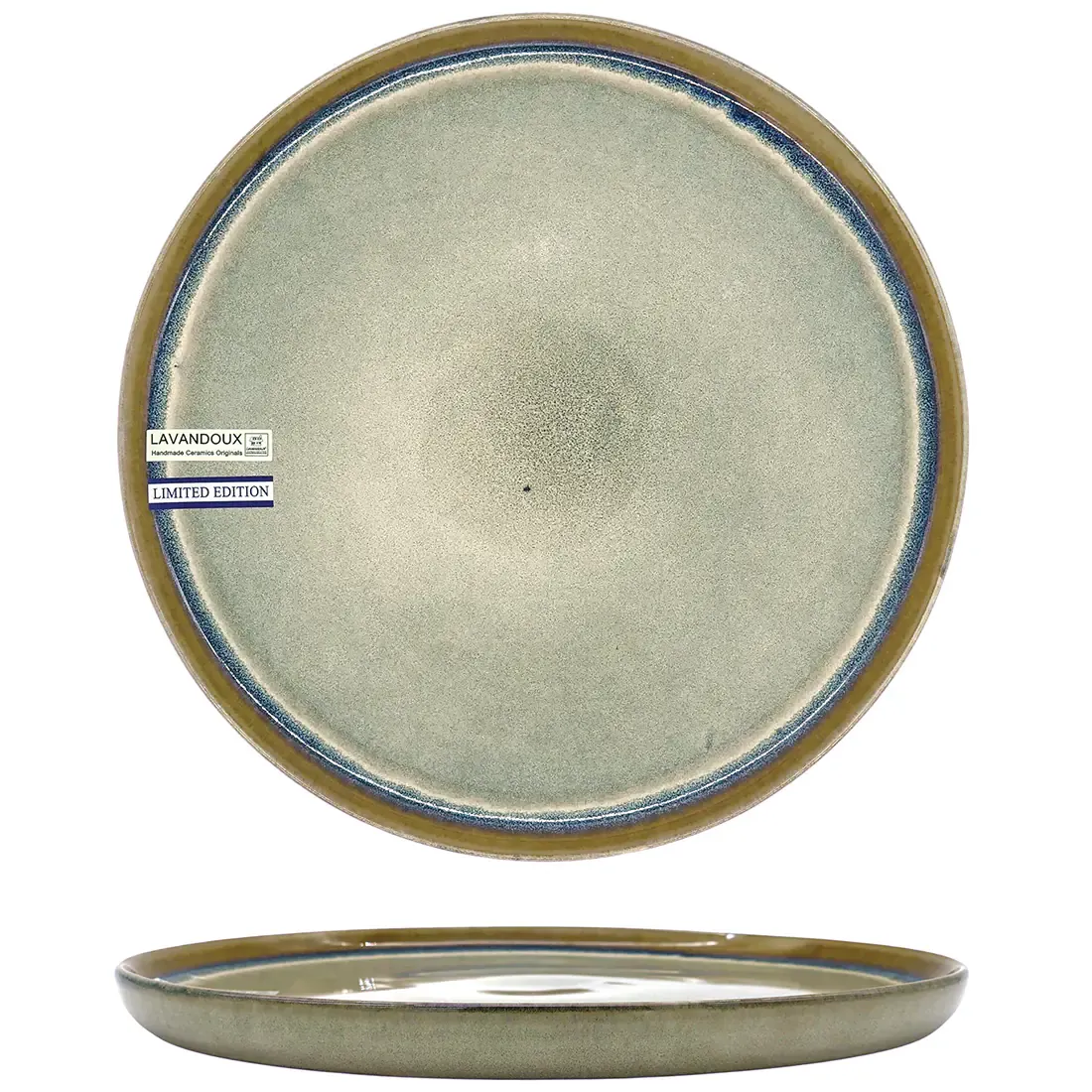Een rond, limited edition bohemian dinerbord met een zachte grijze glazuurlaag en een blauwe rand.