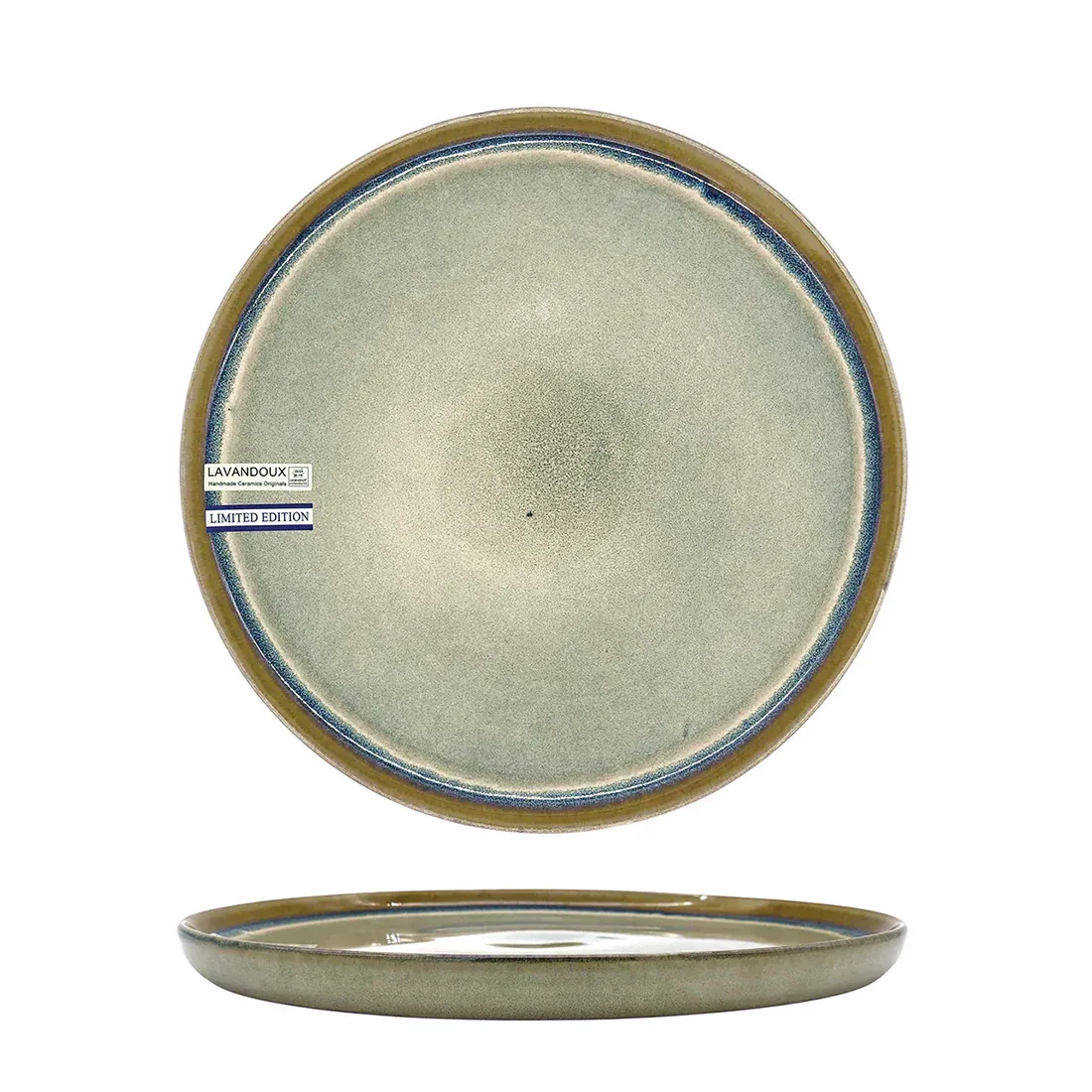 Een rond, limited edition bohemian ontbijtbord met een zachte grijze glazuurlaag en een blauwe rand.