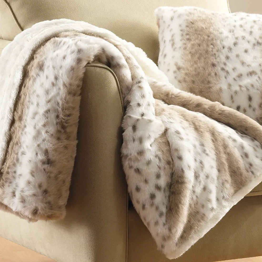 Snow Leopard Faux Fur Throw 100x110