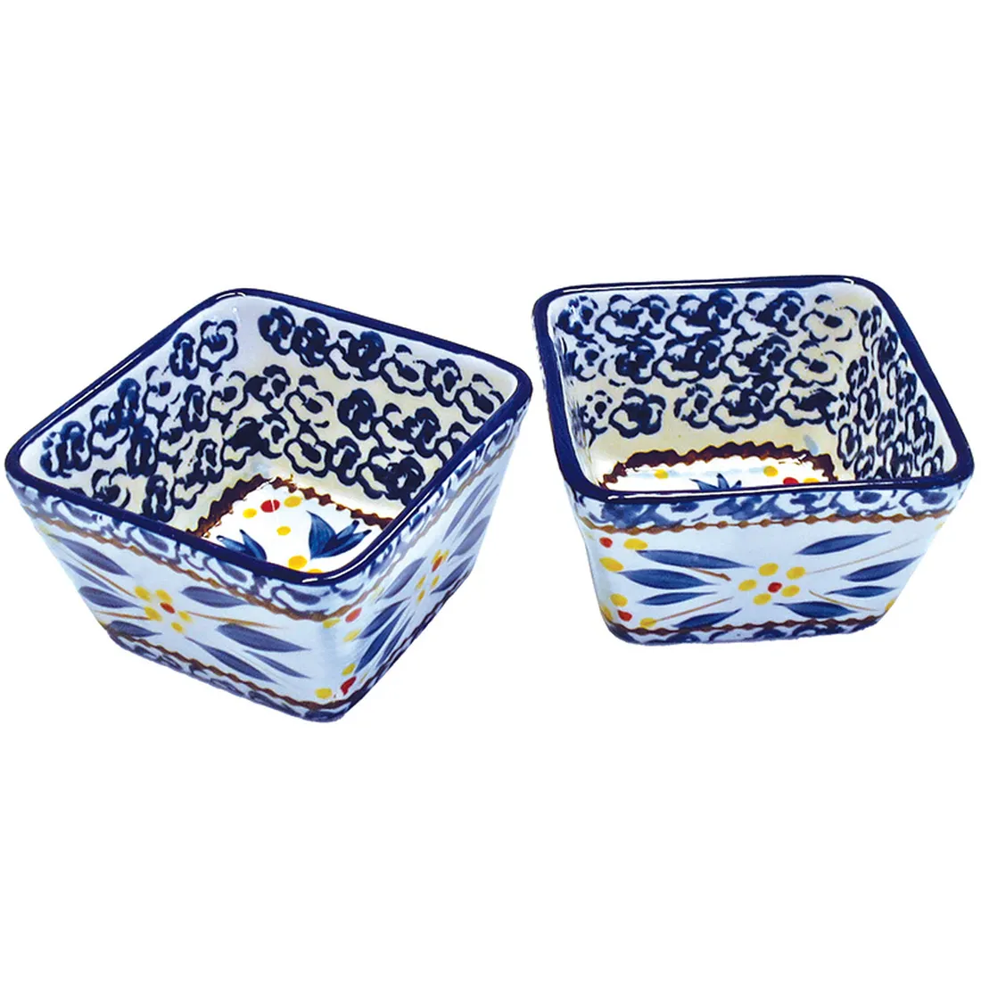 Tapas set van 2 vierkante bakjes van keramiek met gedetailleerde blauwe en gele bloemmotieven aan de binnen- en buitenkant.