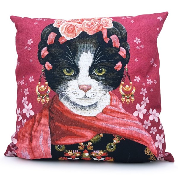 Een decoratieve Frida Kahlo kussenhoes met een kat, geïnspireerd op traditionele Mexicaanse kunst.